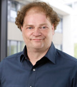 Prof. Dr. Lars Holtkamp Prof. Dr. Lars Holtkamp